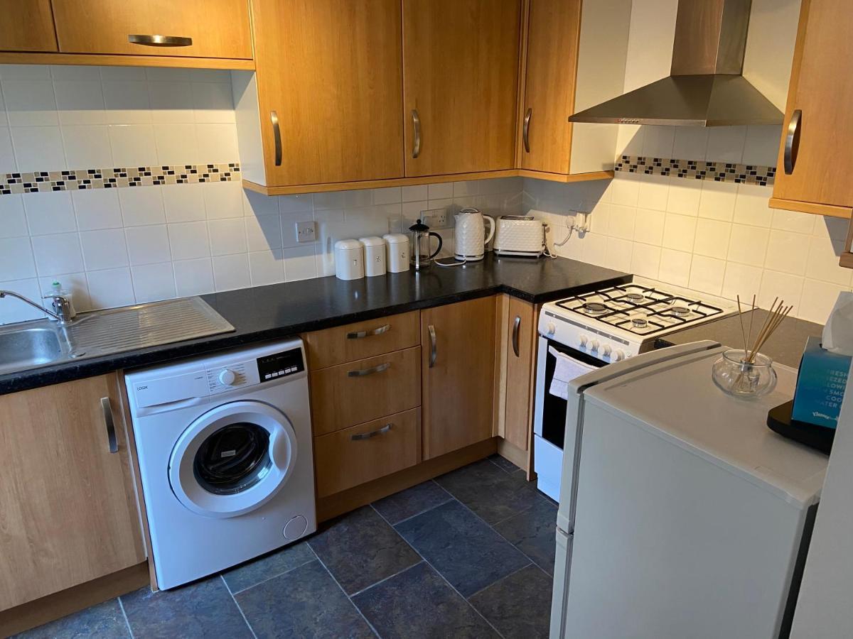 Cosy 3-Bedroom House, Stones Throw To Beach Weymouth Bagian luar foto
