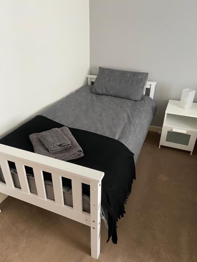 Cosy 3-Bedroom House, Stones Throw To Beach Weymouth Bagian luar foto